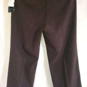 Women's 3 Quarter Leg Pants.